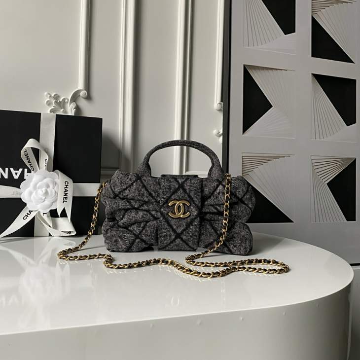 Picture of Chanel Handbags _SKUfw239841068fw